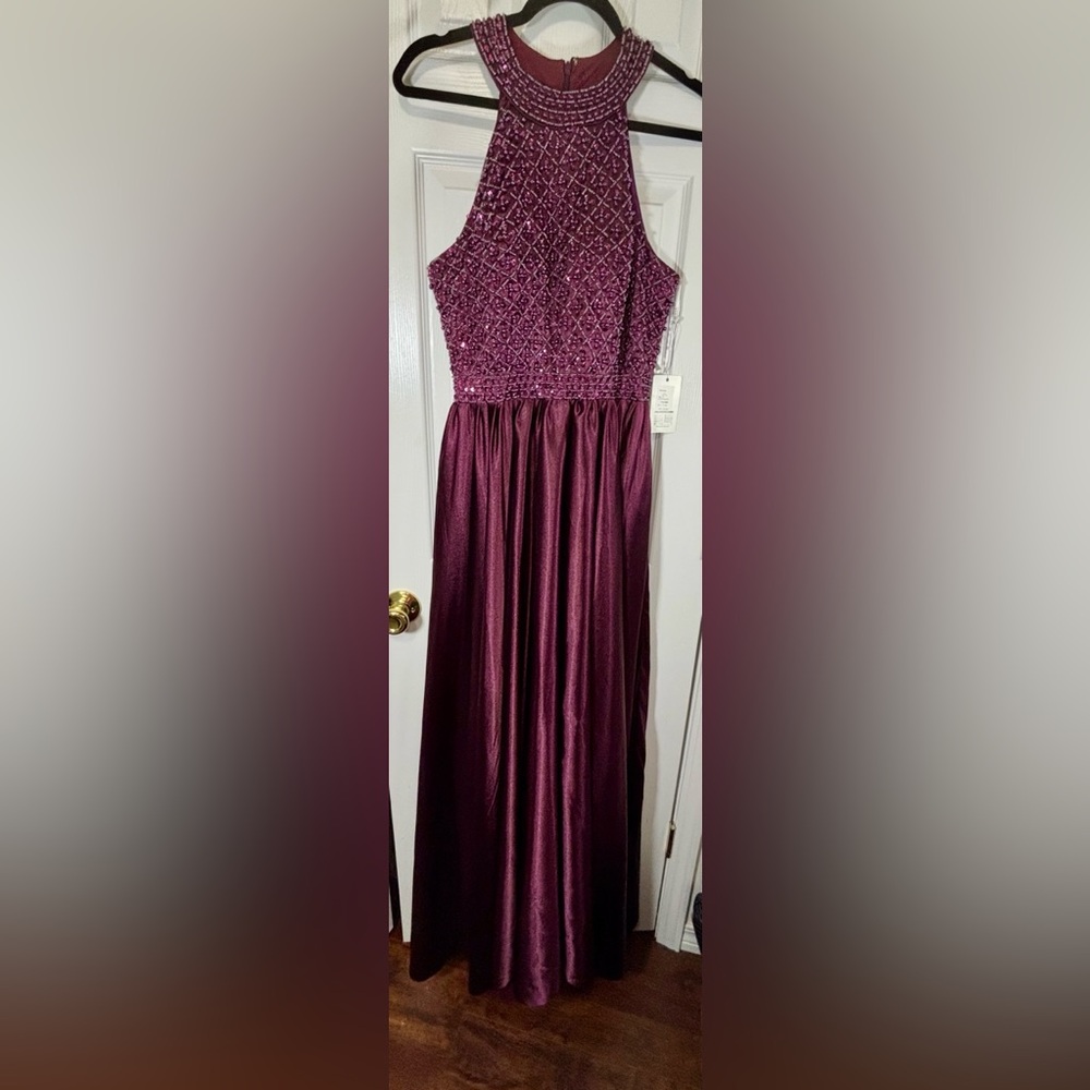 *CLEARANCE* NWT JULIET SZ 10 MAROON/BURGUNDY Fully Beaded Halter Top Gown #6012
